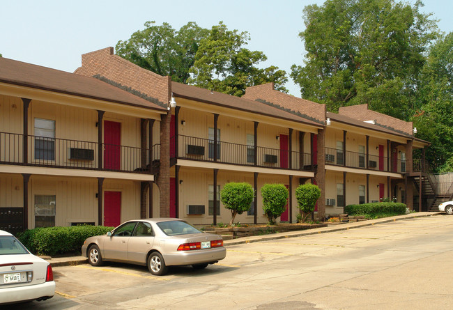 The Rio Apartments in Jackson, MS - Building Photo - Building Photo