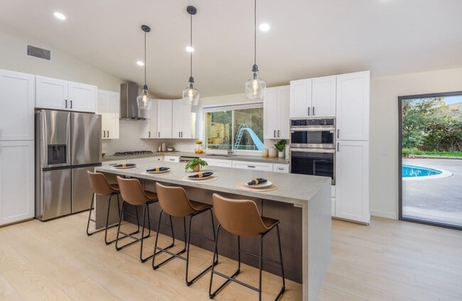 property at 12821 Avenida La Valencia