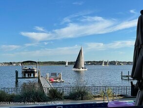 709 Princeton Ave in Brick, NJ - Foto de edificio - Building Photo