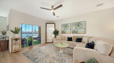 3790 Parkridge Cir in Sarasota, FL - Building Photo - Building Photo