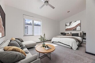 742 Cannen John Ln in Dallas, TX - Building Photo - Building Photo