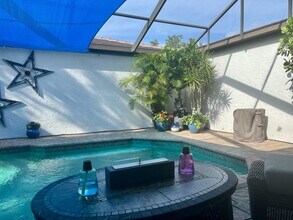 3900 Glen Oaks Manor Dr in Sarasota, FL - Building Photo - Building Photo