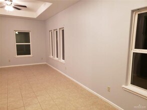 2716 Primrose Ave-Unit -4 in Edinburg, TX - Building Photo - Building Photo