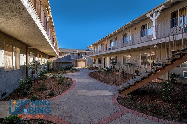 20326-20325 Saticoy St in Los Angeles, CA - Building Photo - Building Photo