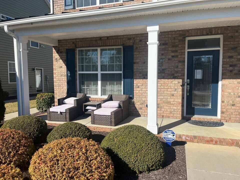 7016 Hawser Ln in North Chesterfield, VA - Building Photo