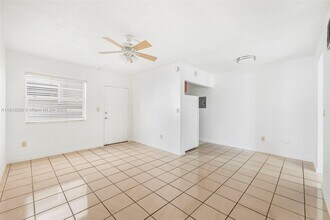 5730 NW 38th St-Unit -7 in Virginia Gardens, FL - Building Photo - Building Photo
