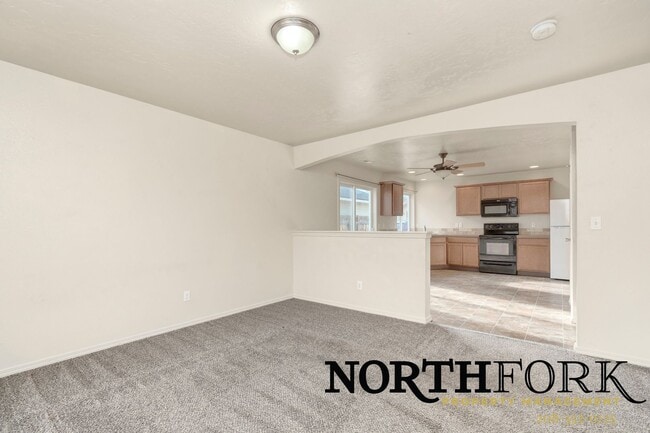 5523 S Moonfire Way in Boise, ID - Building Photo - Building Photo