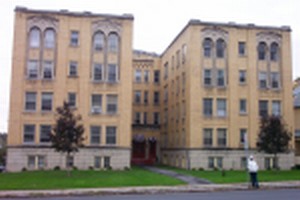 Commodore Apartments in Syracuse, NY - Building Photo - Building Photo