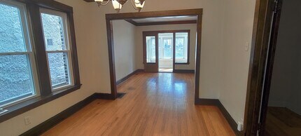 2450 W Gunnison St, Unit 1 in Chicago, IL - Building Photo - Building Photo