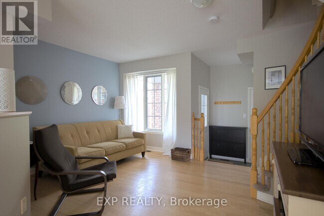 46 College Cir in Ottawa, ON - Building Photo - Building Photo