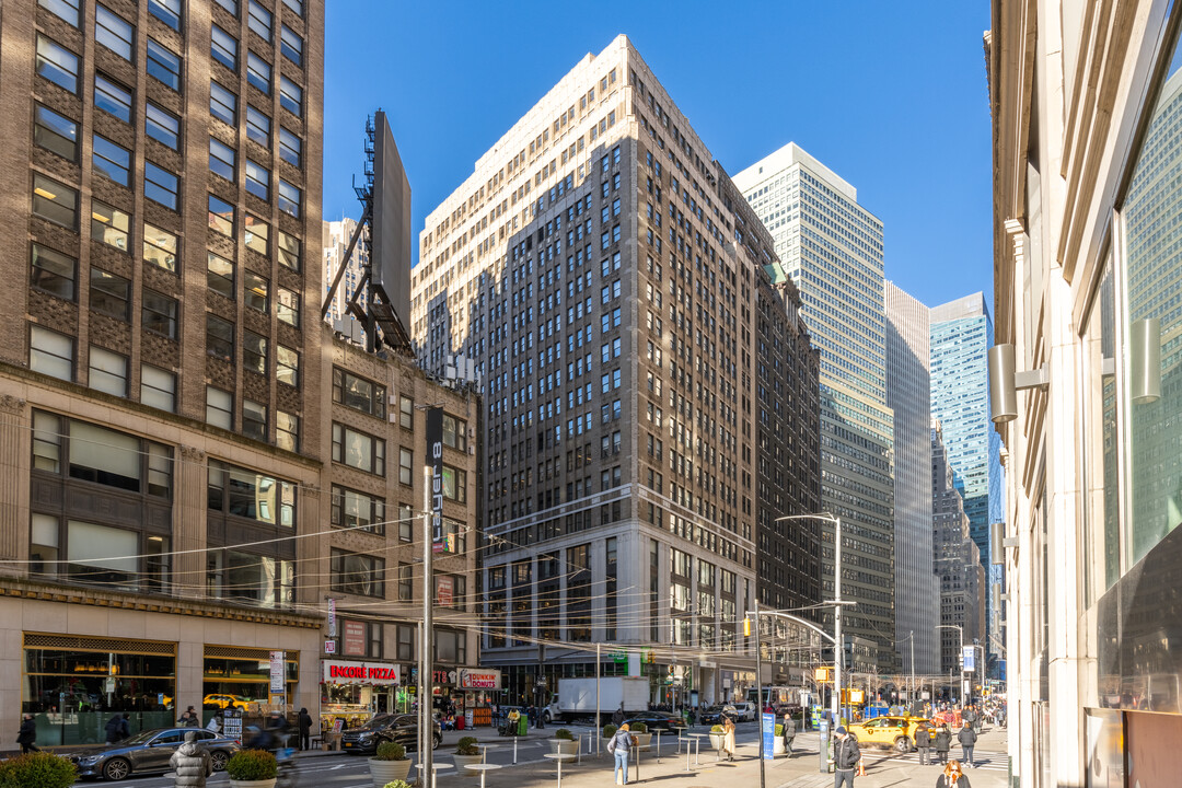 Prince Tower Condominium in New York, NY - Building Photo