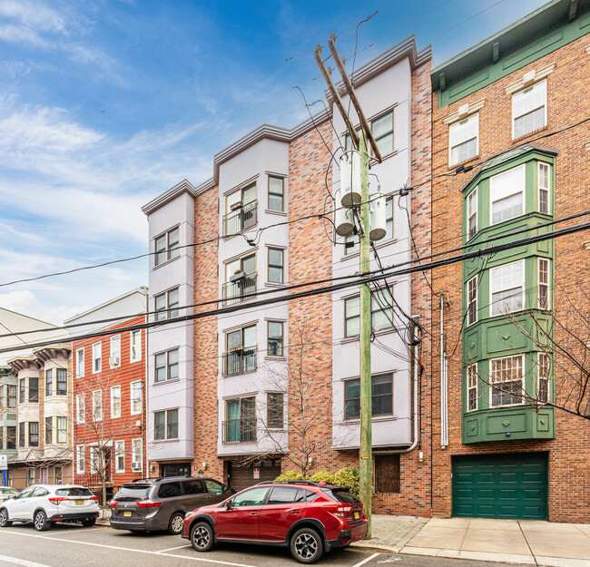 123-125 Jackson in Hoboken, NJ - Foto de edificio - Building Photo
