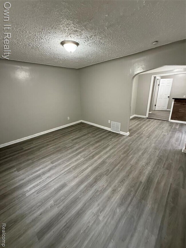 18705 Avon Ln in Southfield, MI - Building Photo - Building Photo