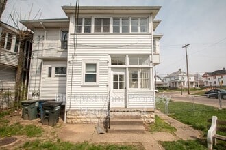 1104 Huffman Ave in Dayton, OH - Foto de edificio - Building Photo