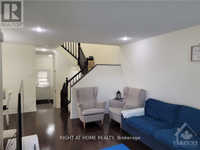 135 Calvington Ave in Ottawa, ON - Building Photo - Building Photo