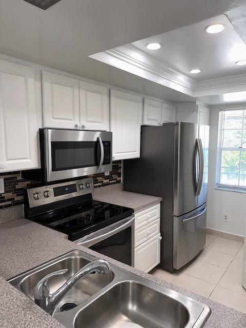 property at 905 Southridge Rd