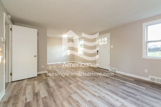 243 Nantucket Dr in Pittsburgh, PA - Foto de edificio - Building Photo