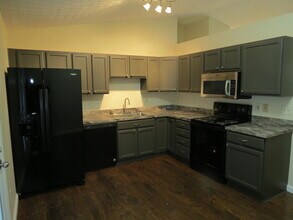 35 Ashton Dr in Ashville, OH - Building Photo - Building Photo