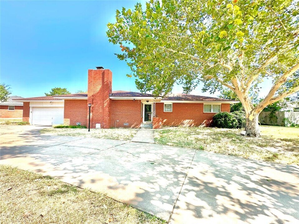 1603 NW 32nd St in Lawton, OK - Building Photo