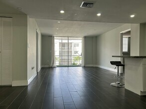 14165 SW 87th St in Miami, FL - Building Photo - Building Photo