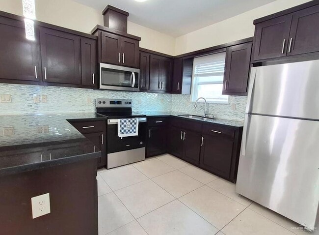 3109 Javalina Ave, Unit 2 in Edinburg, TX - Building Photo - Building Photo