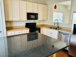 21 Edgebrook Cir in Durham, NC - Building Photo - Building Photo