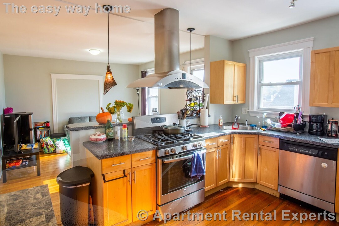 8 Belmont St, Unit 6 Belmont St #3 in Somerville, MA - Foto de edificio