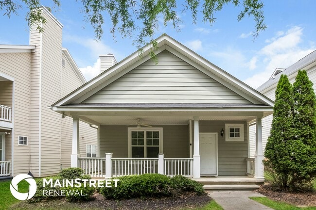 property at 4652 Parkway Cir