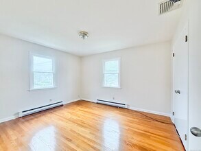 162 Seaside Ave in Stamford, CT - Building Photo - Building Photo