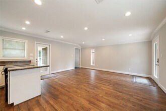 1229 Timbergrove Ln in Houston, TX - Building Photo - Building Photo