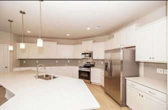 5974 Oak Br Cir in Maiden, NC - Building Photo - Building Photo