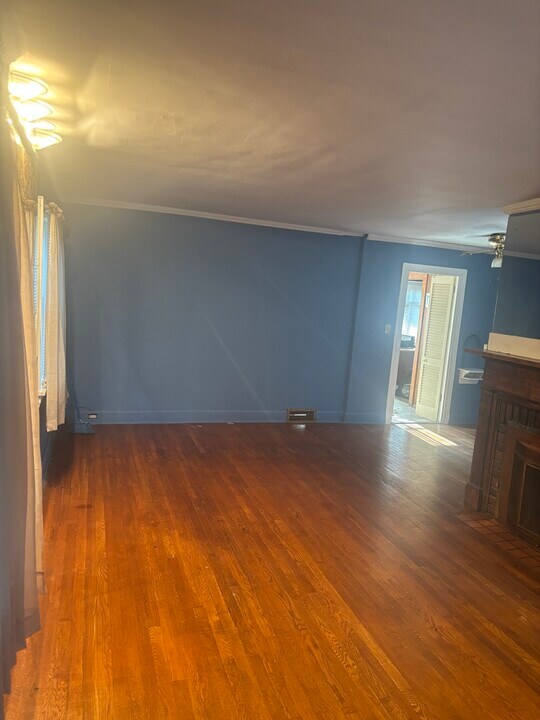 984 Greenwood Ave in Akron, OH - Building Photo