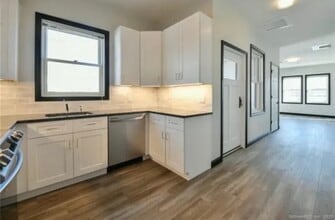 77 Whiting St in Plainville, CT - Building Photo - Building Photo