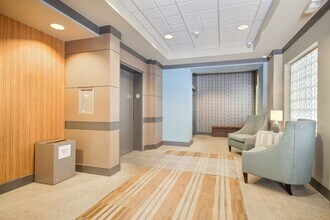 1000 Aurora Ave N in Seattle, WA - Building Photo - Building Photo