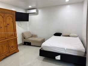 7511 Farragut St in Hollywood, FL - Building Photo - Building Photo