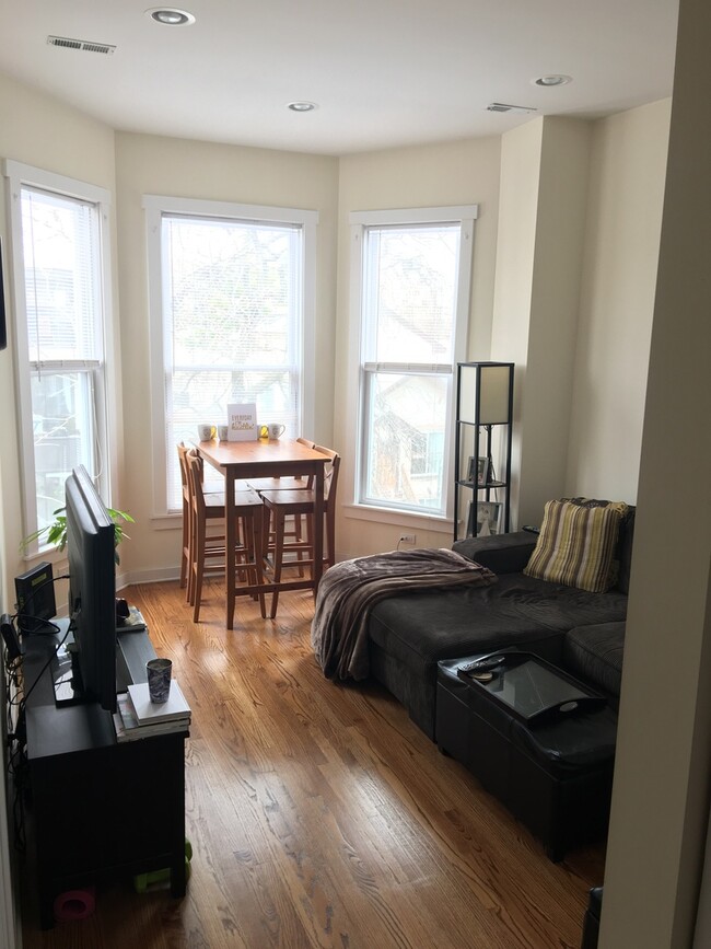 1645 W Huron St in Chicago, IL - Building Photo - Building Photo