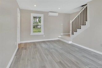 53 Mill St in Manchester, CT - Building Photo - Building Photo