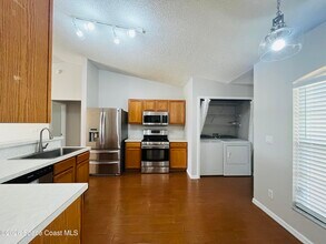 829 Honeysuckle Dr in Rockledge, FL - Building Photo - Building Photo