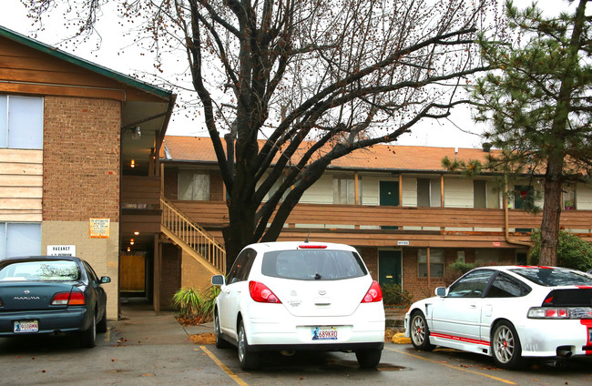 Fiesta Apartments I in Tulsa, OK - Building Photo - Building Photo