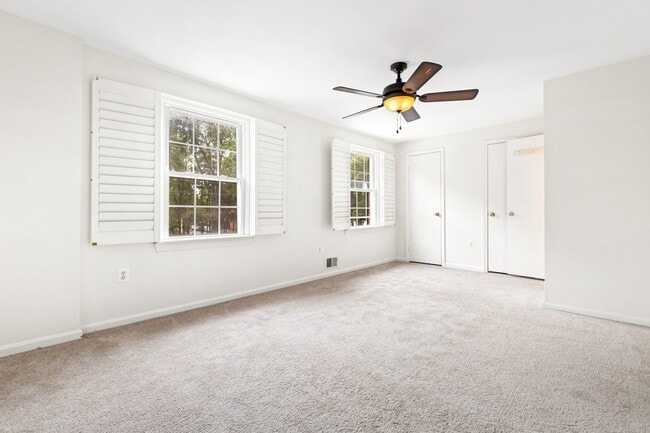 property at 4432 Longworthe Sq