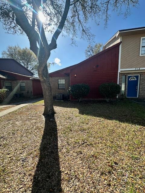 property at 316 Davenport Ct