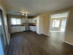 3635 W Ave K 12 in Lancaster, CA - Building Photo - Building Photo