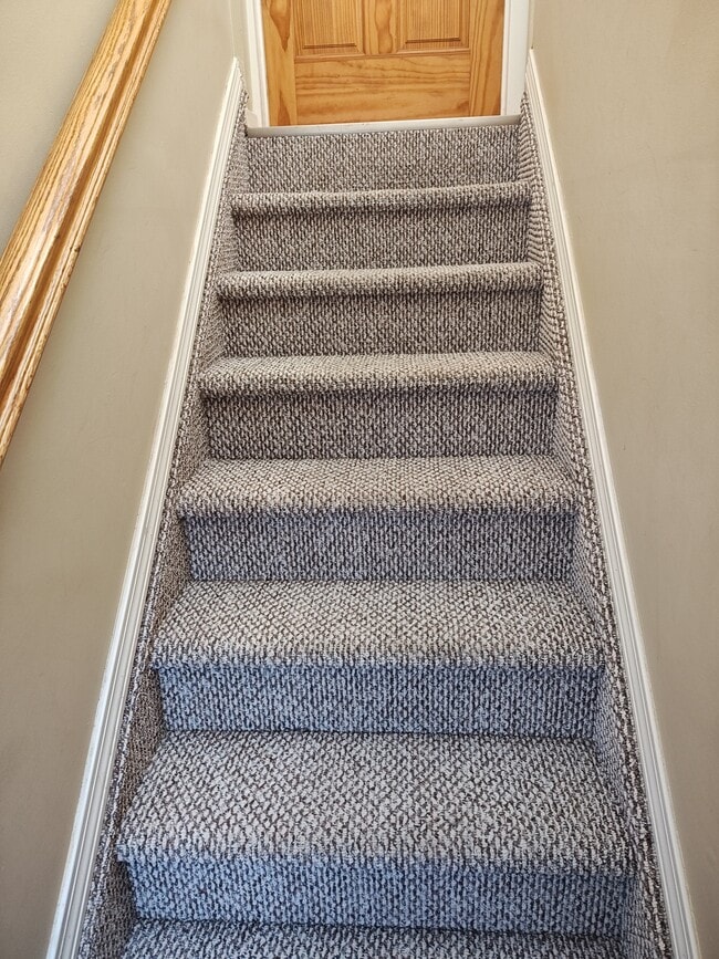 32 Scooter Ln, Unit 2nd floor