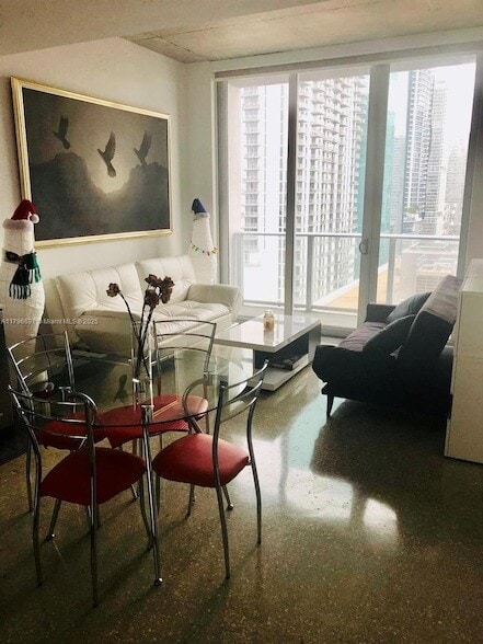 151 SE 1st St, Unit 1903 in Miami, FL - Building Photo - Building Photo