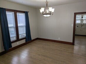 331 Park St, Unit Lower in Plymouth, WI - Building Photo - Building Photo