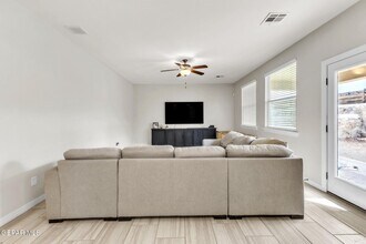 1088 Painley in Horizon City, TX - Building Photo - Building Photo