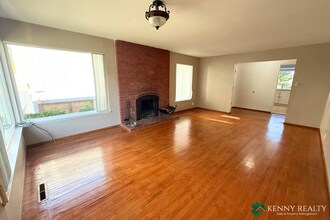 3470 Fleetwood Dr in San Bruno, CA - Building Photo - Building Photo