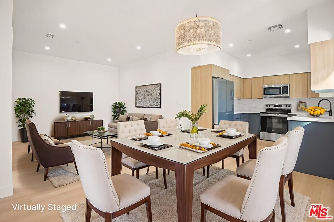 1709 Burnside Ave in Los Angeles, CA - Building Photo
