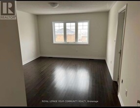 2185 Lozenby St in Innisfil, ON - Building Photo - Building Photo