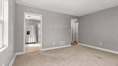 1451 W Ocean View Ave in Norfolk, VA - Building Photo - Building Photo